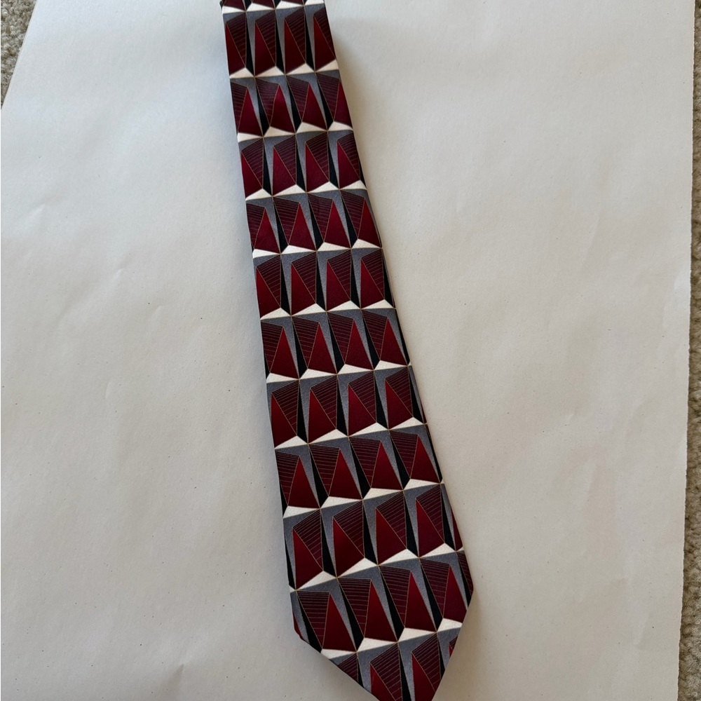 EUC. Arrow - Geometric Red and Black Men's Tie